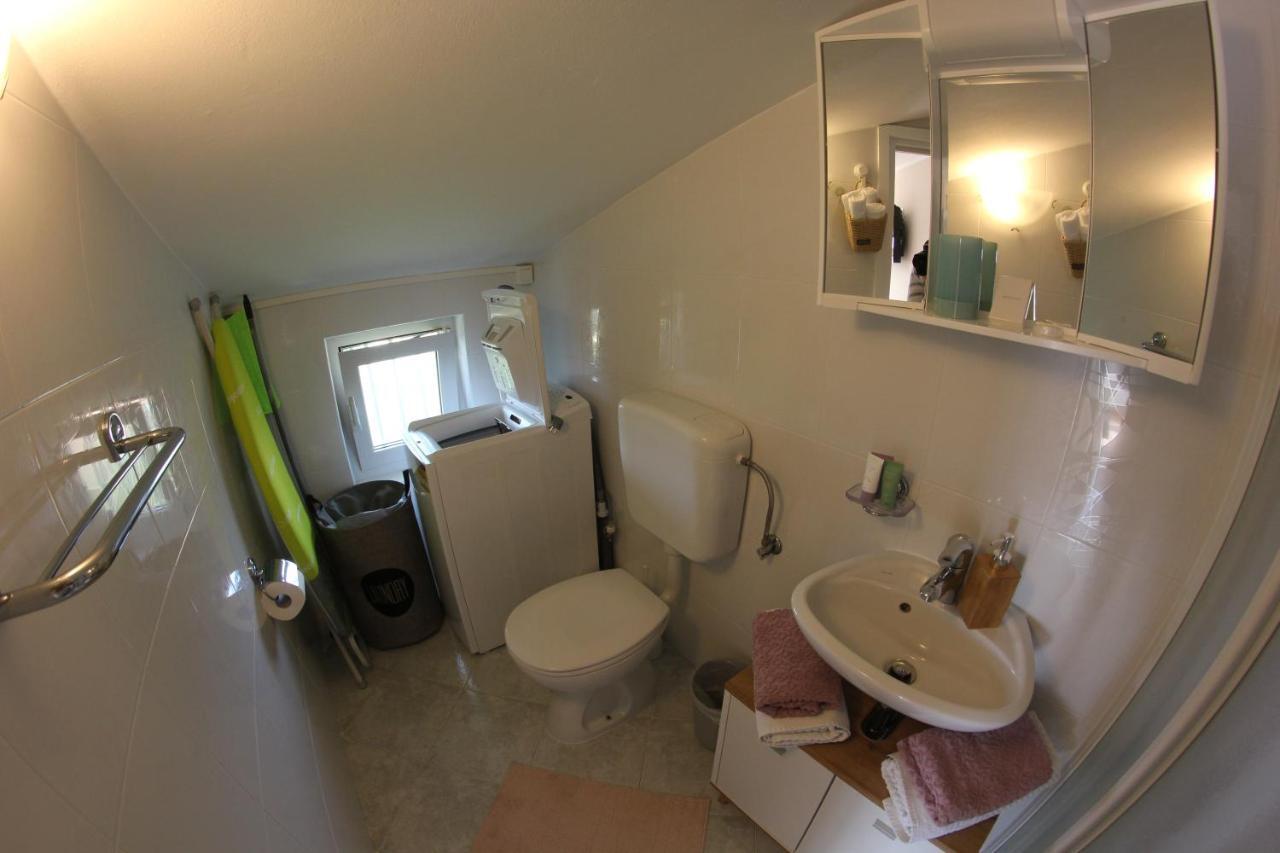 Room&Apartment Doris Lovrečica Buitenkant foto