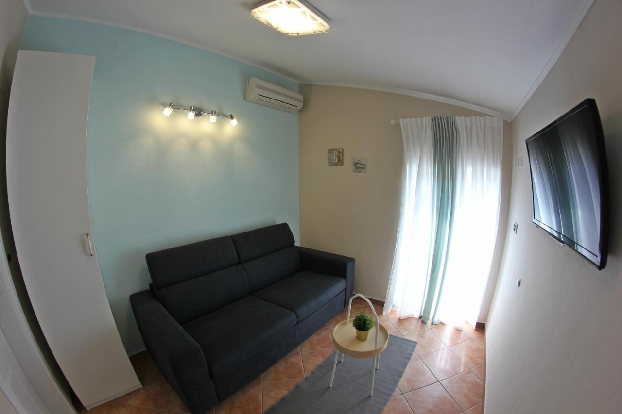 Room&Apartment Doris Lovrečica Buitenkant foto