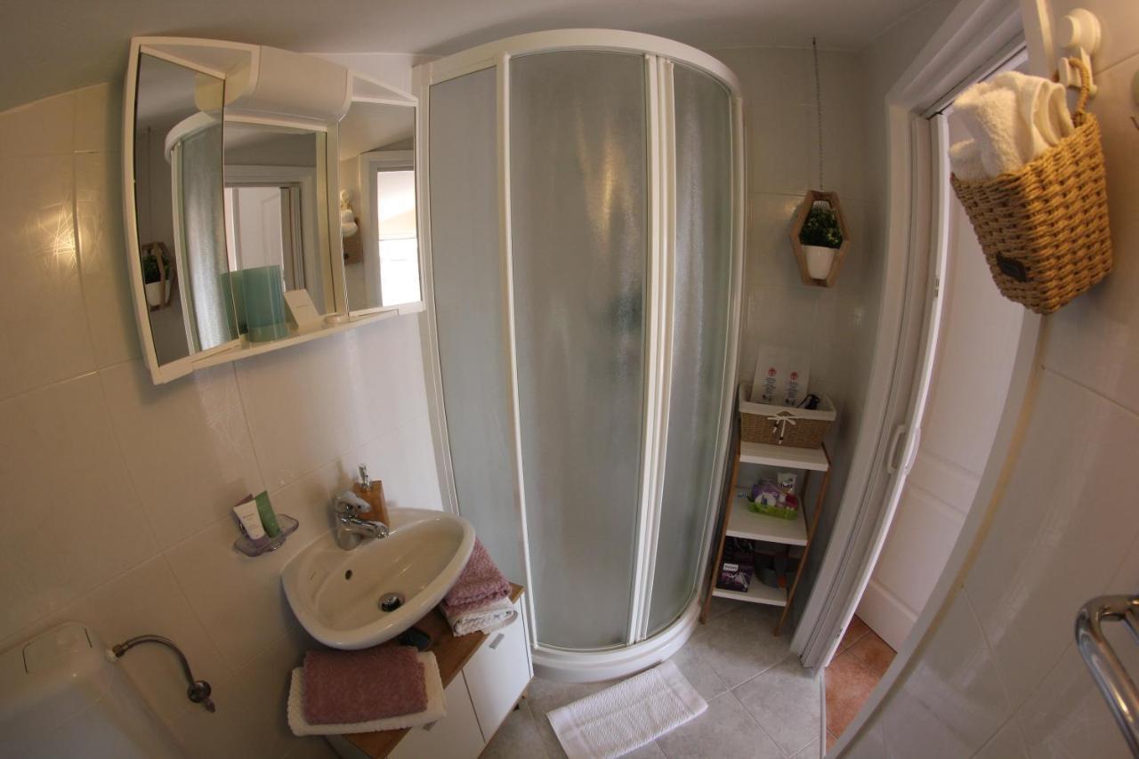 Room&Apartment Doris Lovrečica Buitenkant foto