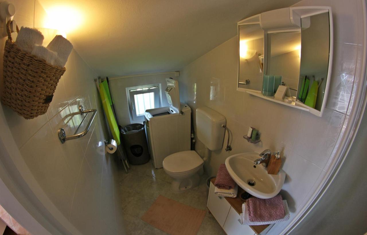 Room&Apartment Doris Lovrečica Buitenkant foto